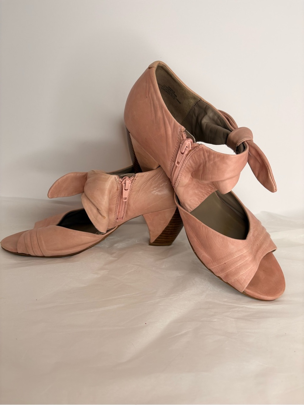 Knot-Strap Peep-Toe Mid Heels in Blush